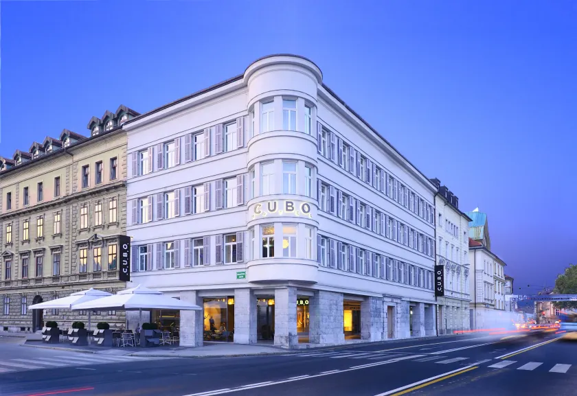 Hotel Cubo - Image 1