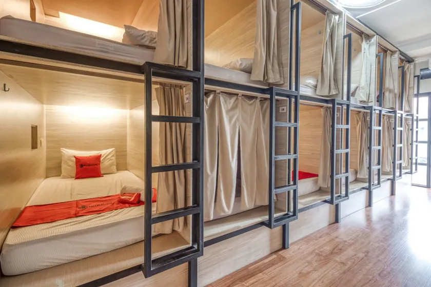 RedDoorz Hostel near Stadion Mandala Krida Yogya - Image 1