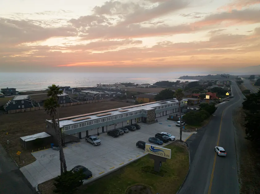Sea Breeze Inn - San Simeon - Image 1