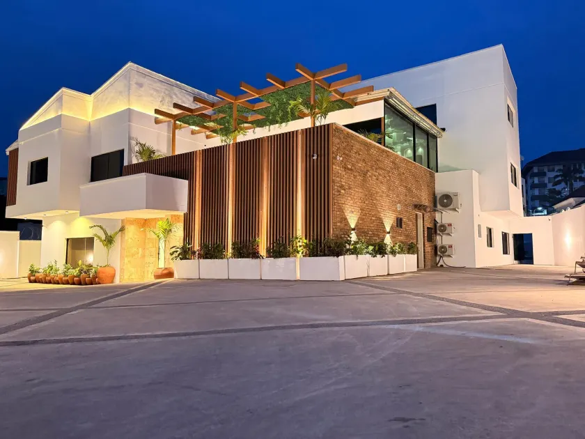 Amazonia Luxury - Image 1