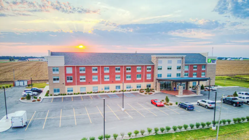 Holiday Inn Express & Suites - Remington by IHG - Image 1