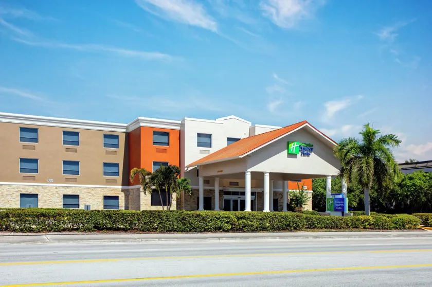 Holiday Inn Express & Suites Lantana by IHG - Image 1