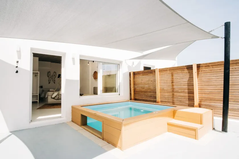 Mesanto Luxury Suites - Image 1