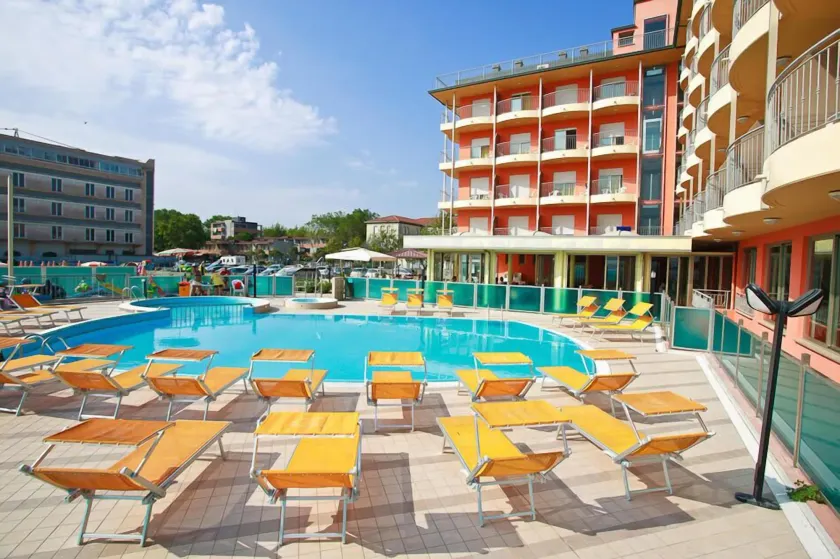Hotel Adria Beach Club - Image 1
