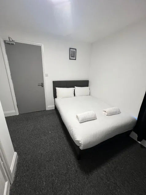 Kent Square Hotel - Image 1