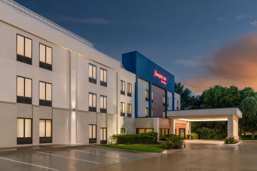 Hampton Inn Olathe - Image 1