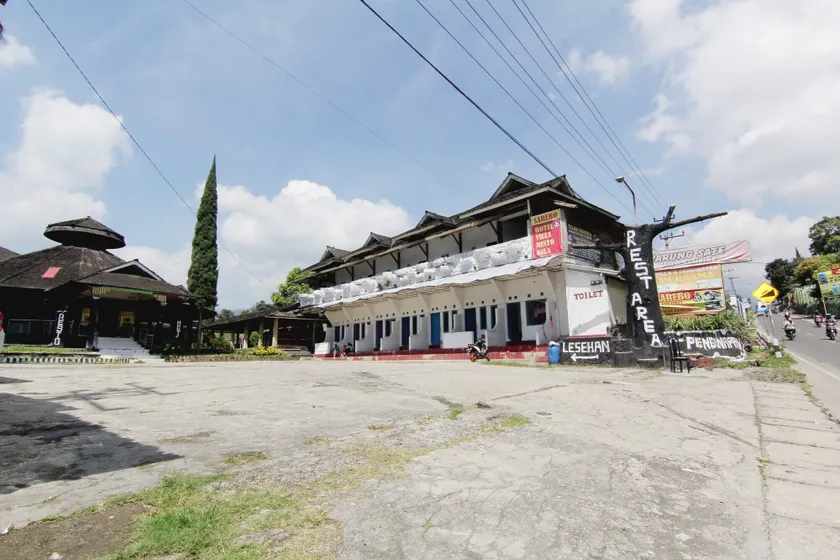 Villa Penginapan Purnama - Image 1