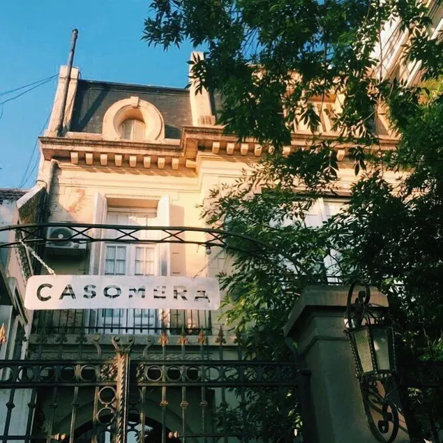 Hotel De La Rue - Image 1