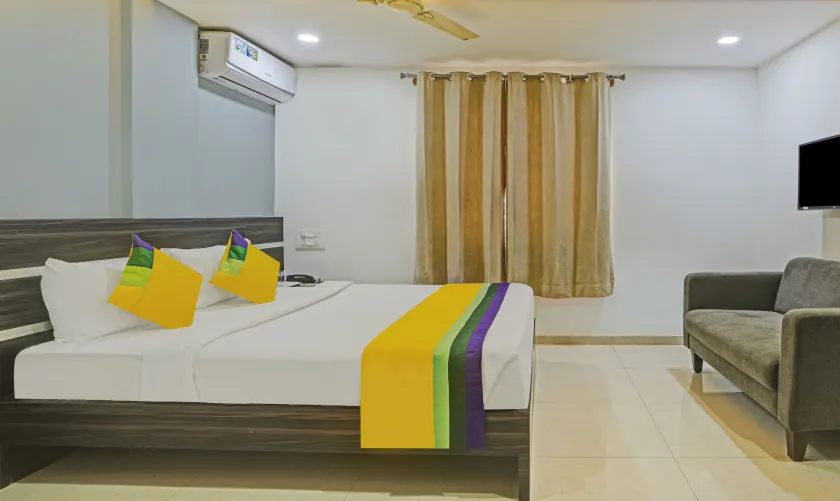Itsy Hotels Purple Suites - Image 1