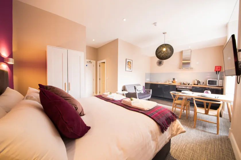 The Spires Serviced Apartments Edinburgh - Image 1
