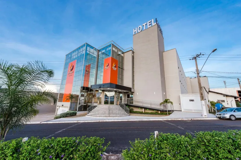 Serata Hotel - Image 1