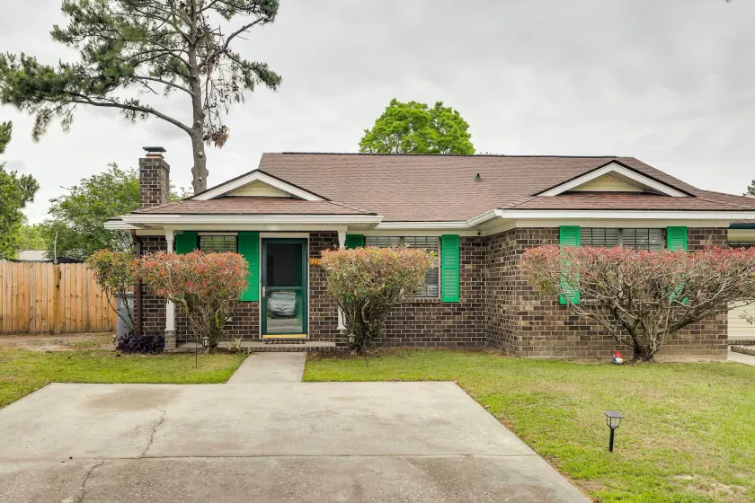 Vibrant North Charleston Duplex Near Airport! - Interior