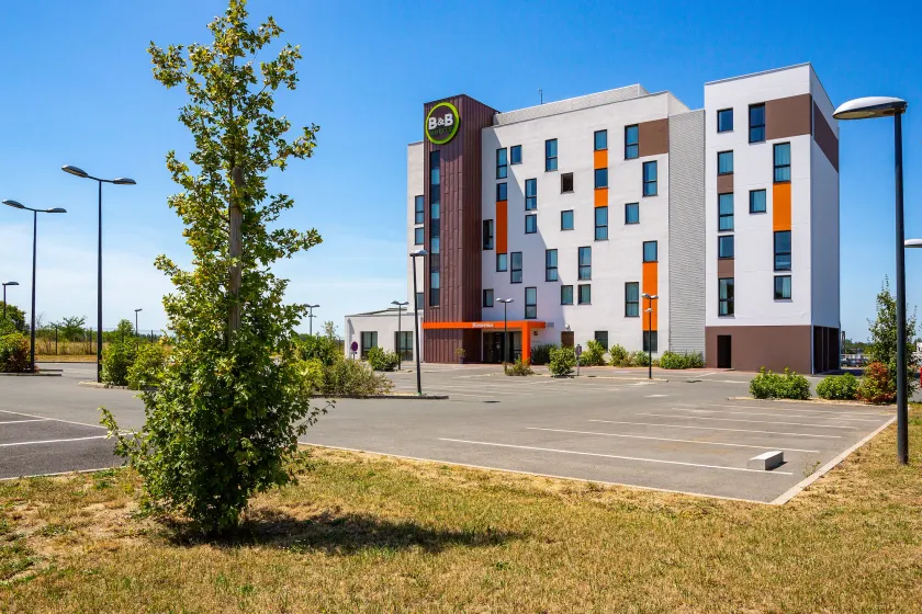 B&B HOTEL Les Herbiers - Image 1