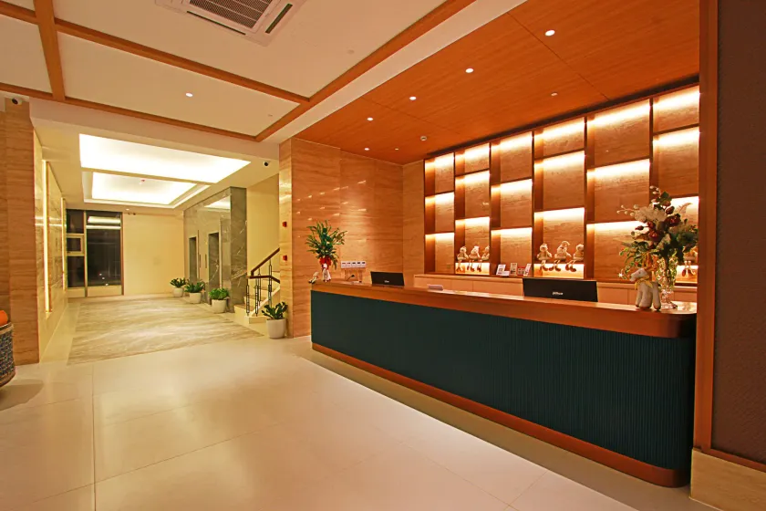 Luxu Hotel and Resort - Lobby