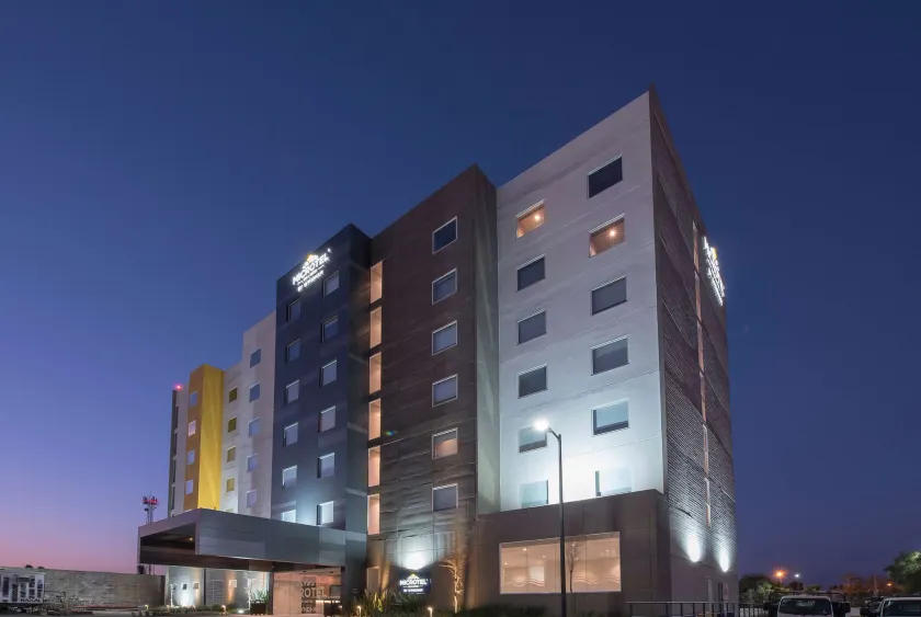 Microtel Inn & Suites by Wyndham Irapuato - Image 1