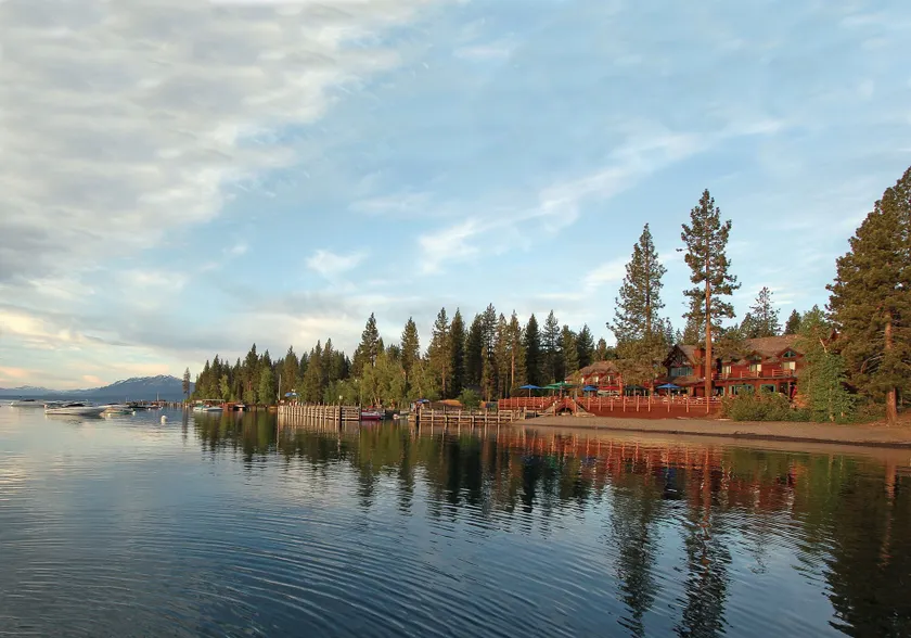 Sunnyside Resort and Lodge - Image 1