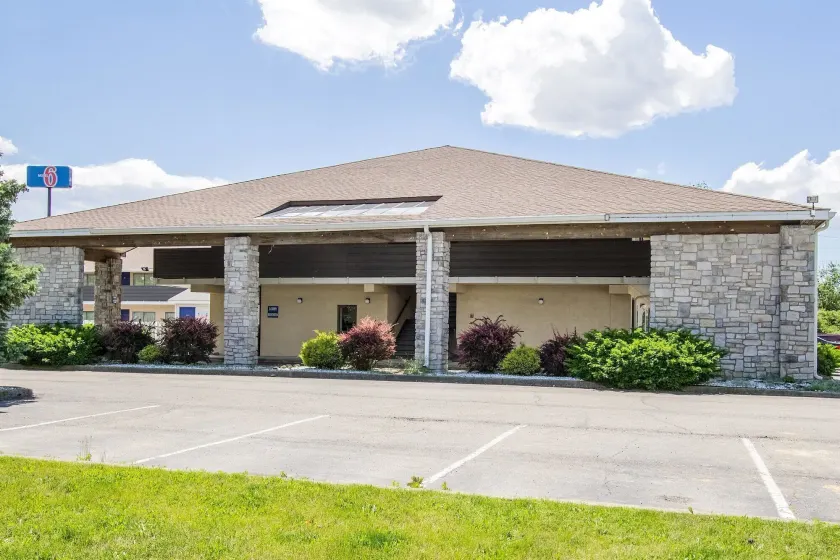 Motel 6-Ashland, OH - Image 1