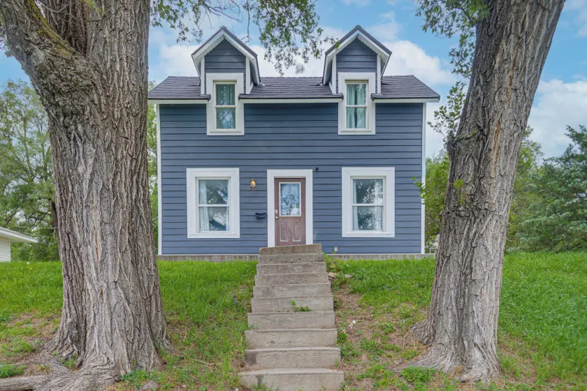 Walk to Dtwn, Park! Fully Renovated 1900s Home - Image 1