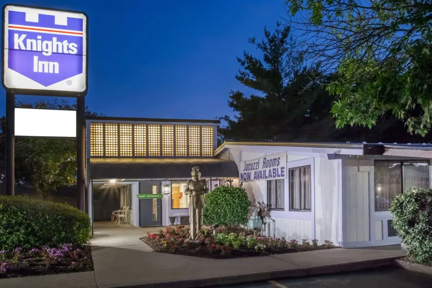 Knights Inn Pittston - Image 1