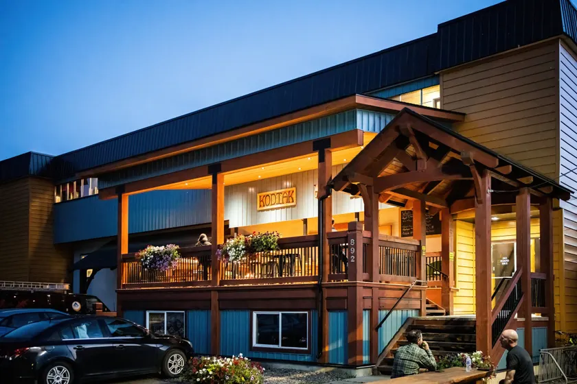 The Raging Elk Adventure Lodging - Image 1