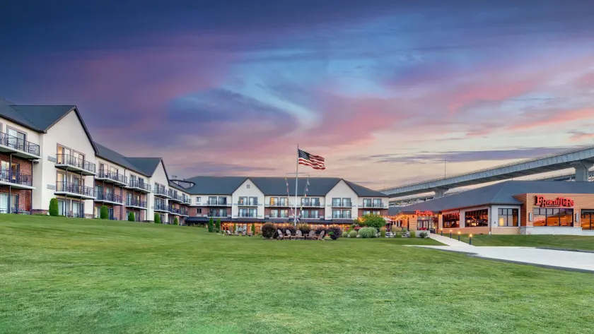 DoubleTree by Hilton Hotel Port Huron - Image 1