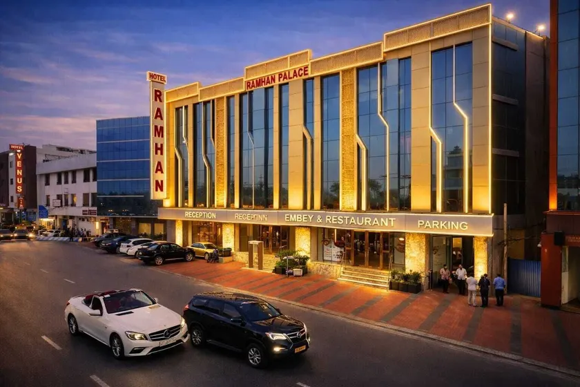 Hotel Ramhan Palace - Image 1