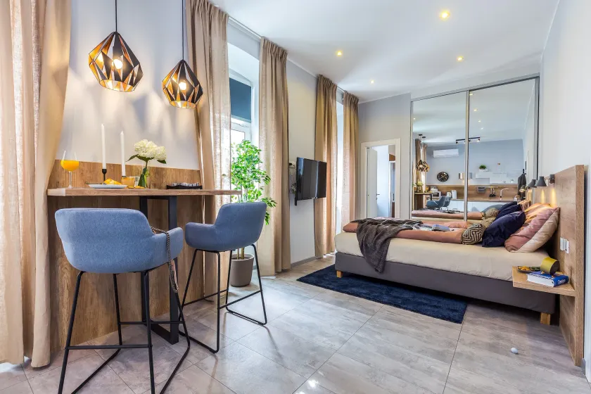 Number 1 Deluxe Apartments - Image 1
