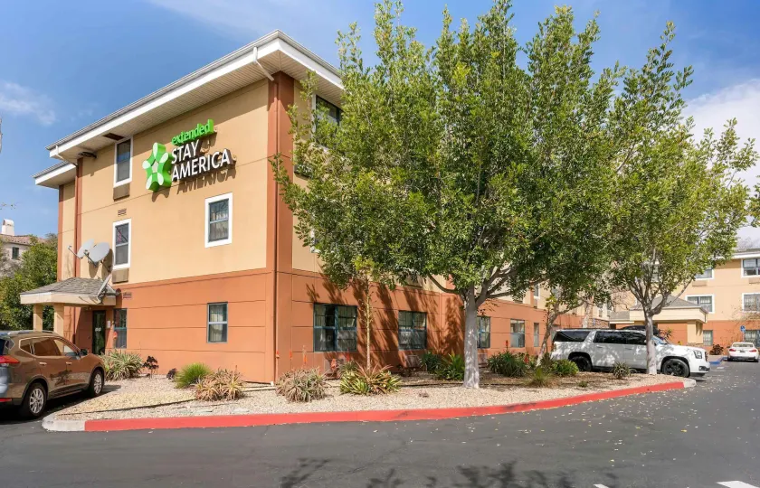 Extended Stay America Suites - Santa Barbara - Calle Real - Image 1