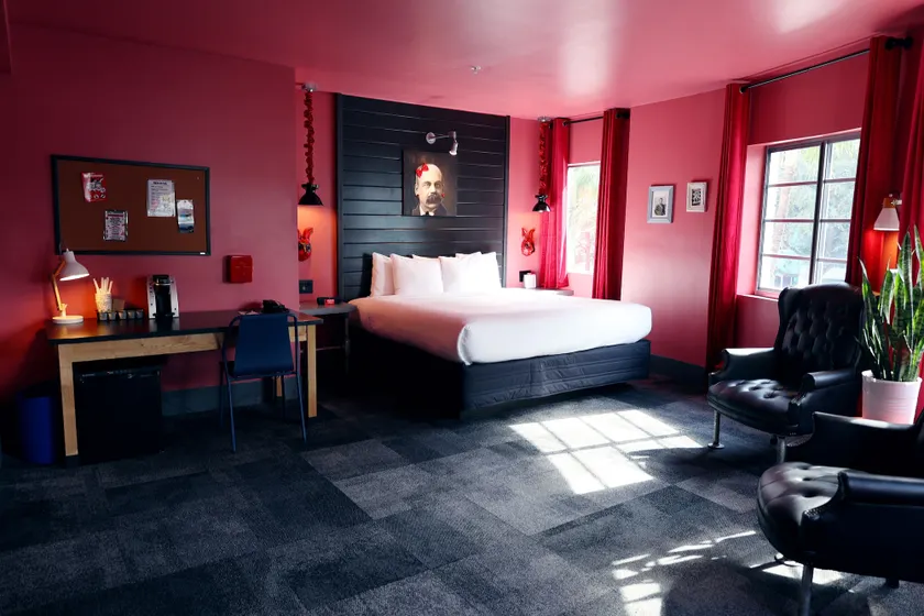 Hotel Gaythering - Gay Hotel - All Adults Welcome - Image 1