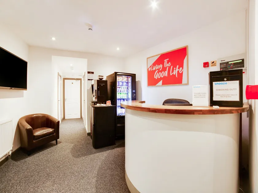 Snooze Hotel - Image 1