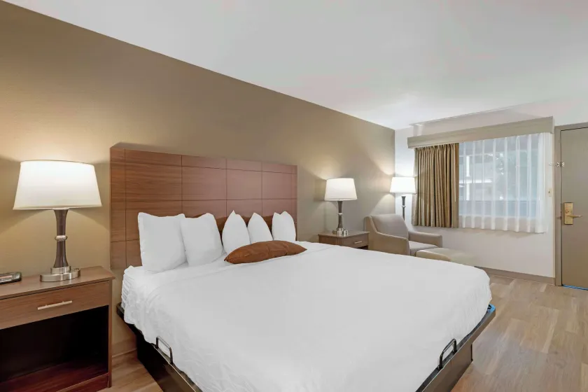 Best Western Green Bay Inn and Conference Center - Image 1