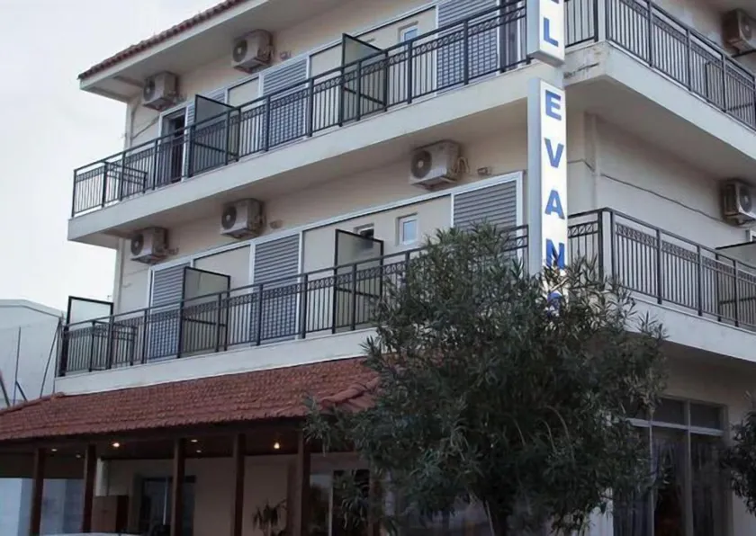 Evans Hotel - Image 1