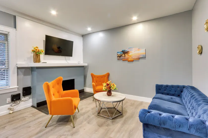 Chic Newark Vacation Rental: 3 Mi to Airport! - Innvendig