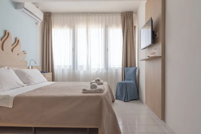 Hotel Giorgetti Orange - Image 1