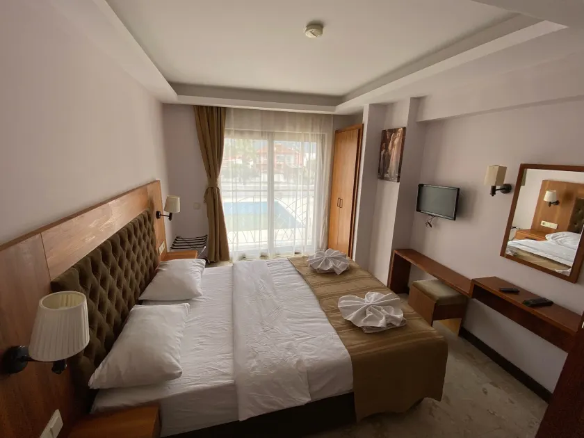 Montana Hotel - Image 1