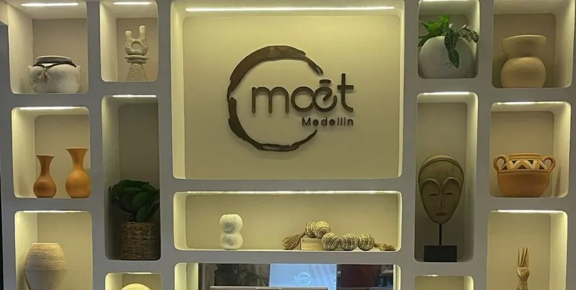Moet Medellin Hotel - Image 1