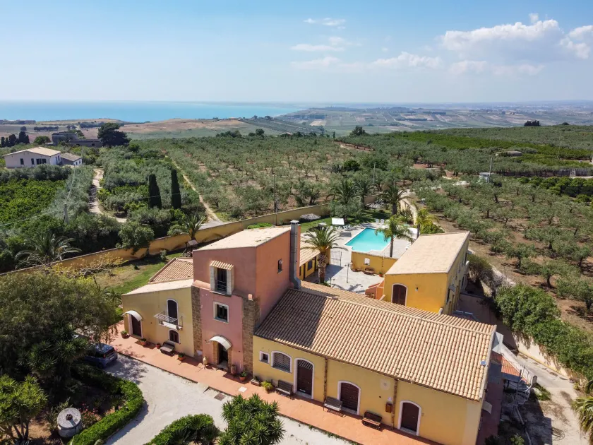 Torre Tabia - Image 1