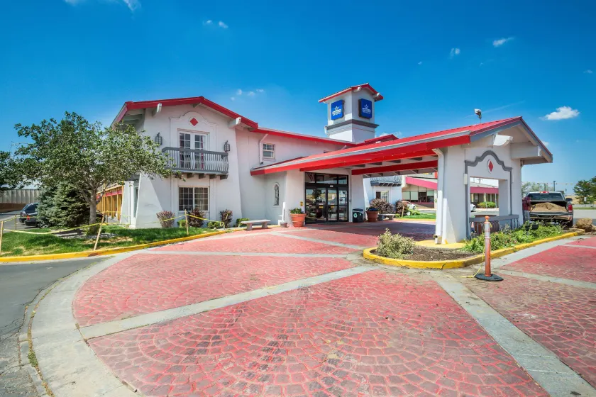 Americas Best Value Inn Denver - Image 1