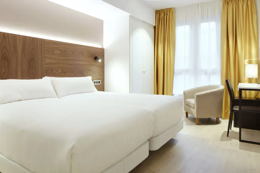 HOTEL ARRiZUL CONGRESS - Image 1