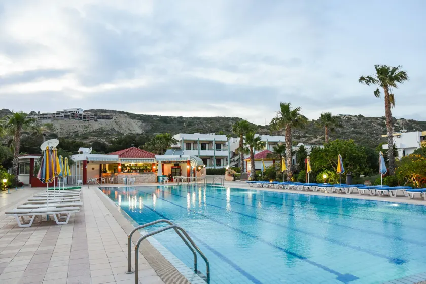 Chrysoula Hotel & Apartments - Image 1