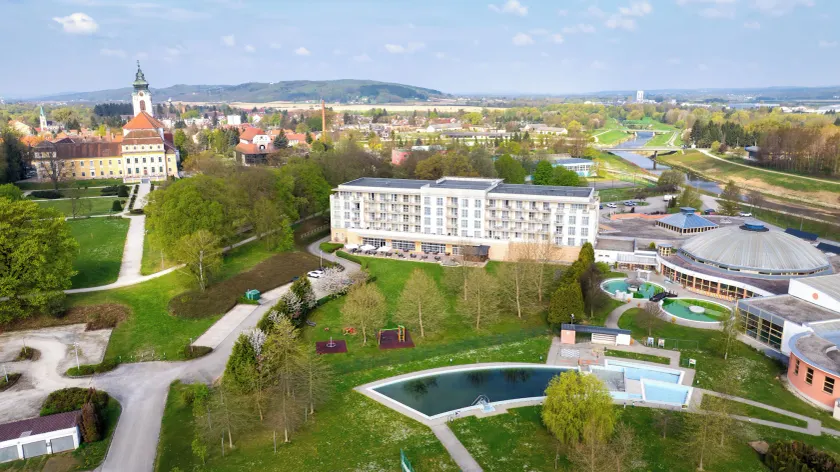 Gotthard Therme Hotel - Image 1