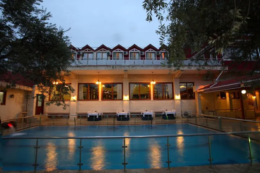 Yaman Hotel - Image 1