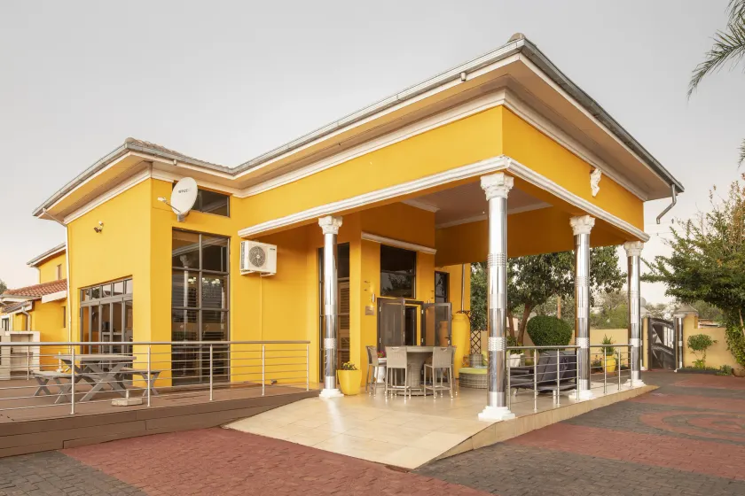 SelaMod Village Guest House - Image 1