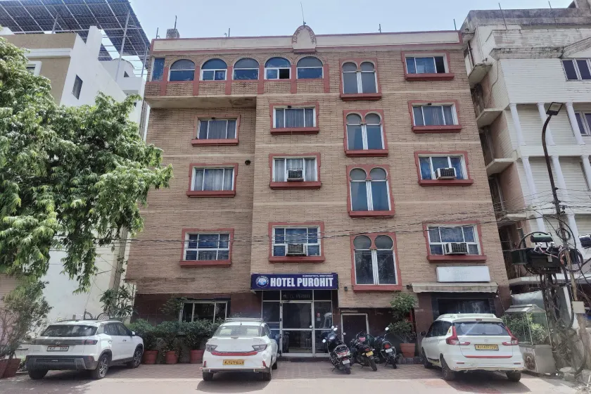 Hotel Purohit Sindhi Camp - Image 1