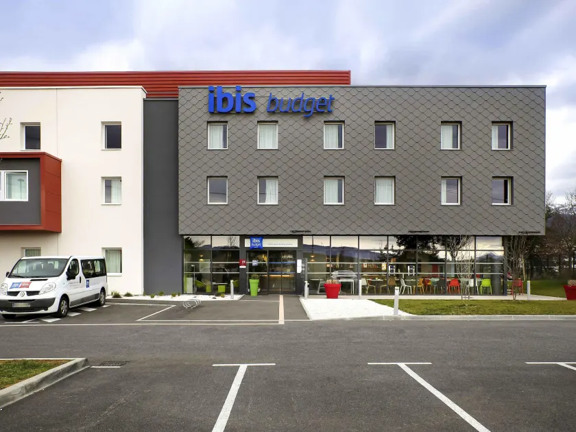 ibis budget Geneve Saint Genis Pouilly - Image 1