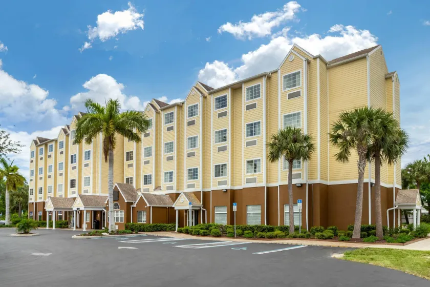 Quality Inn & Suites Lehigh Acres Fort Myers - Image 1