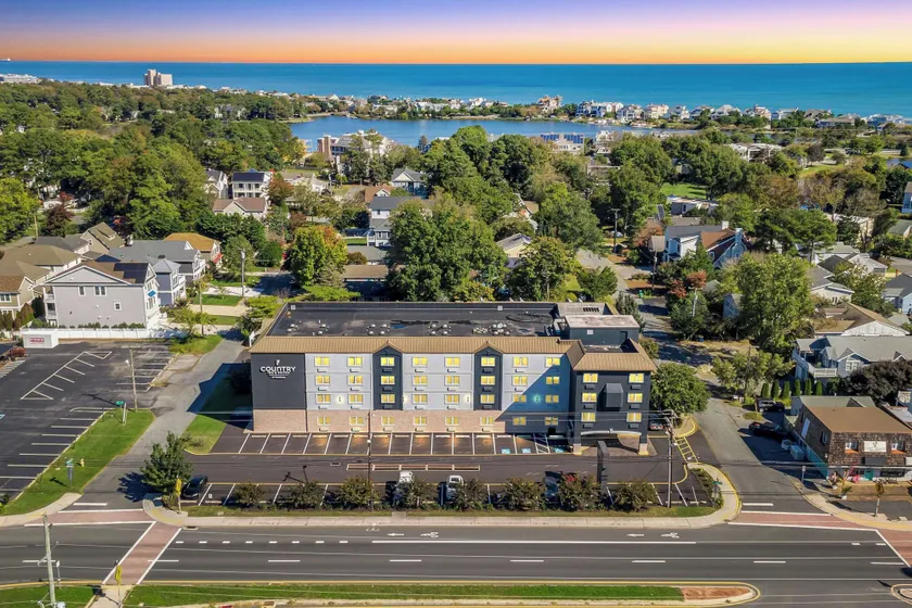Country Inn & Suites by Radisson Rehoboth Beach - Dewey - Image 1