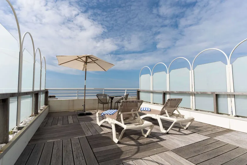 Best Western Hotel De La Plage Saint Marc sur Mer - Image 1