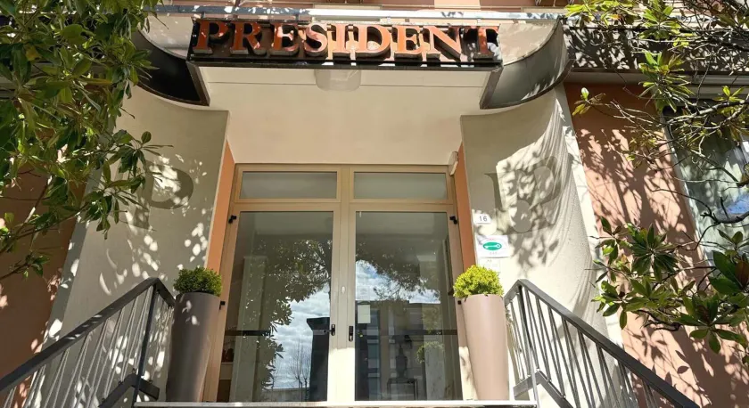 Hotel President - Image 1