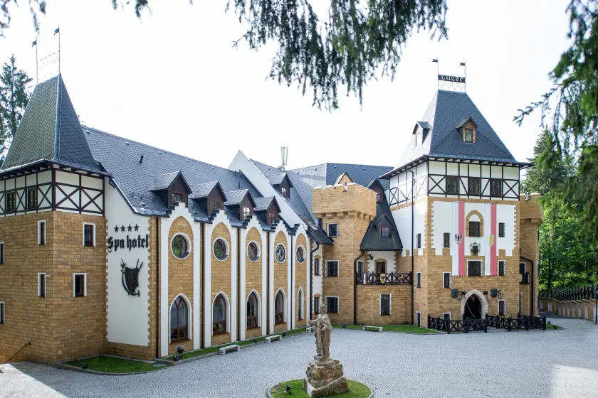 Zámek Lužec Spa & Wellness Resort - Image 1